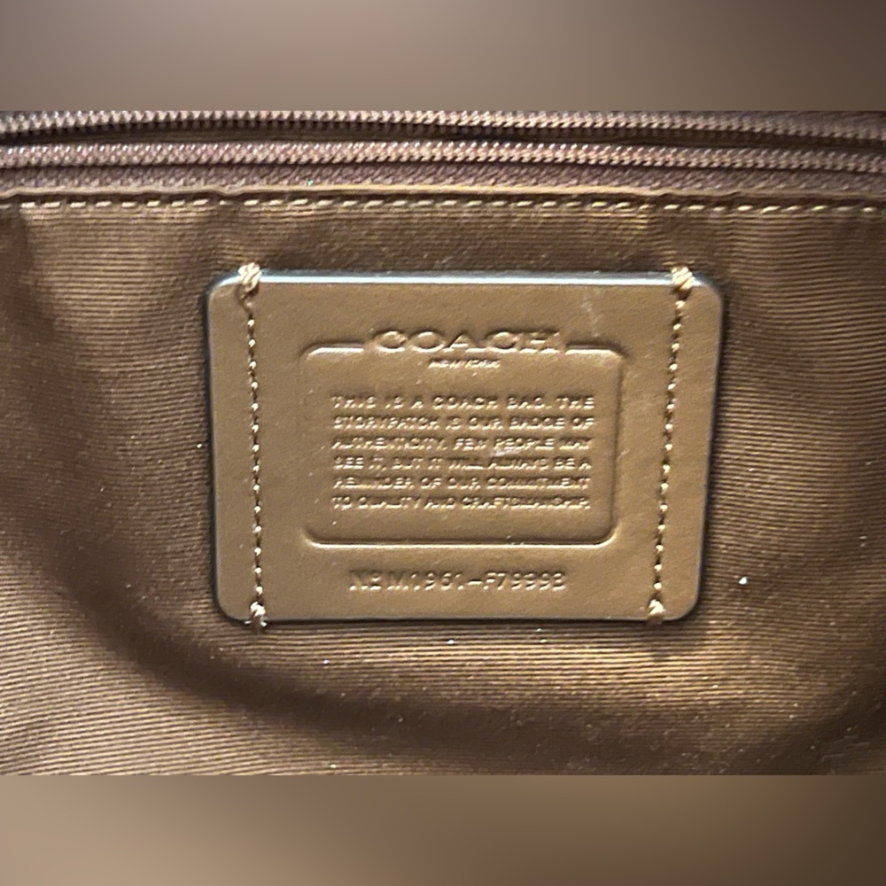 Coach - Picture 6 of 10